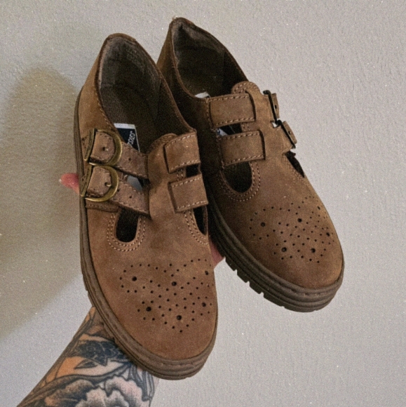 SOLD ON INSTA. - Picture 1 of 11